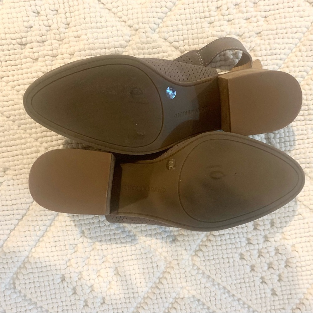 NWOB Lucky Brand Grey Perforated Slingback Stacked Heels - Picture 6 of 11
